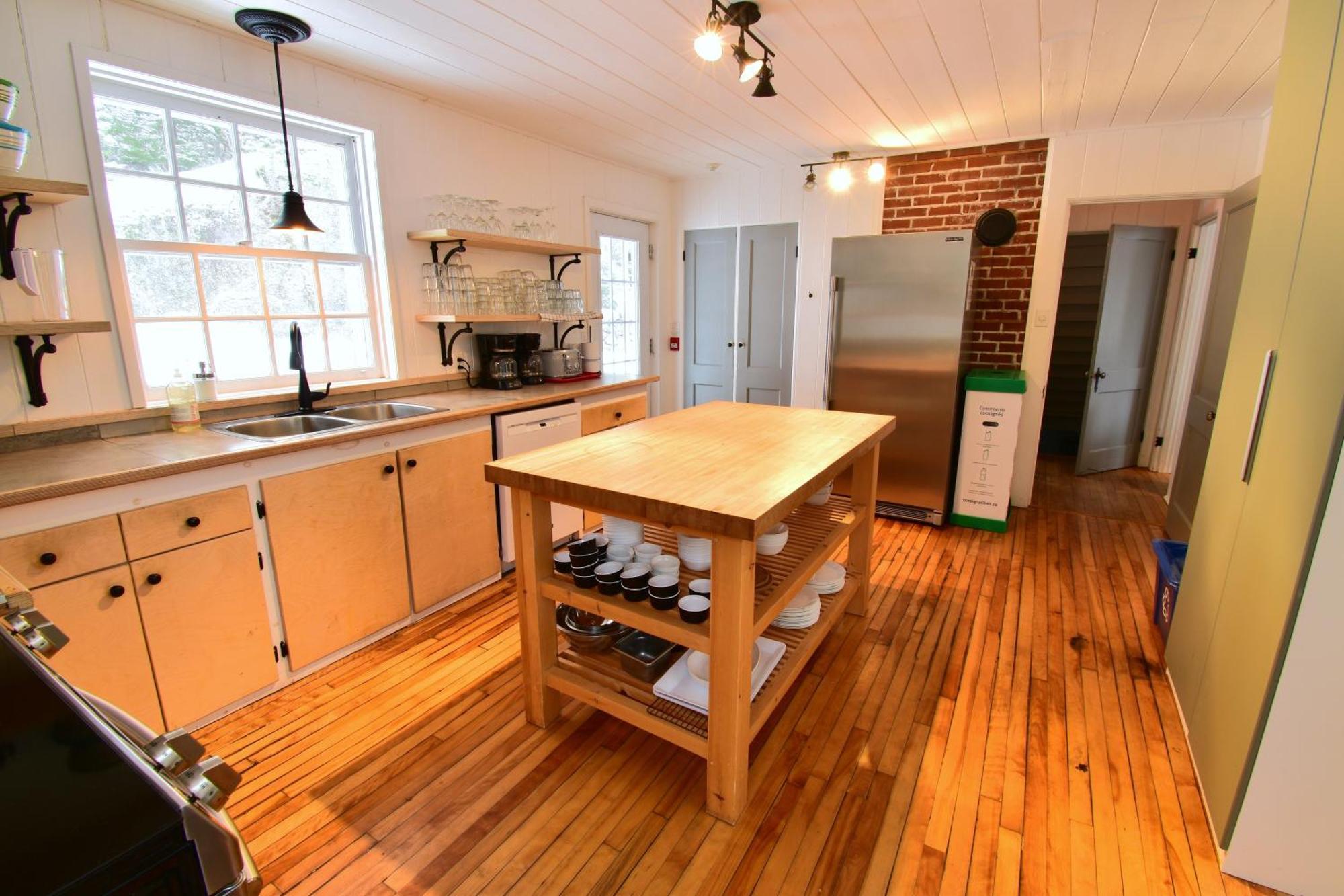 Le Partage Lodge: Destination Plein Air Et Sociale Val-Morin ภายนอก รูปภาพ