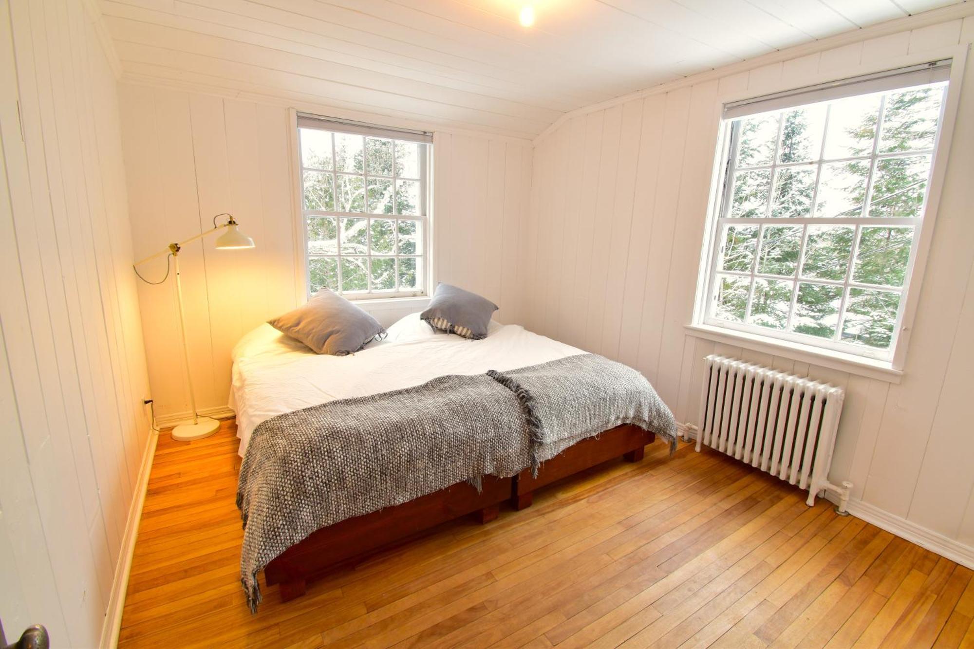 Le Partage Lodge: Destination Plein Air Et Sociale Val-Morin ภายนอก รูปภาพ