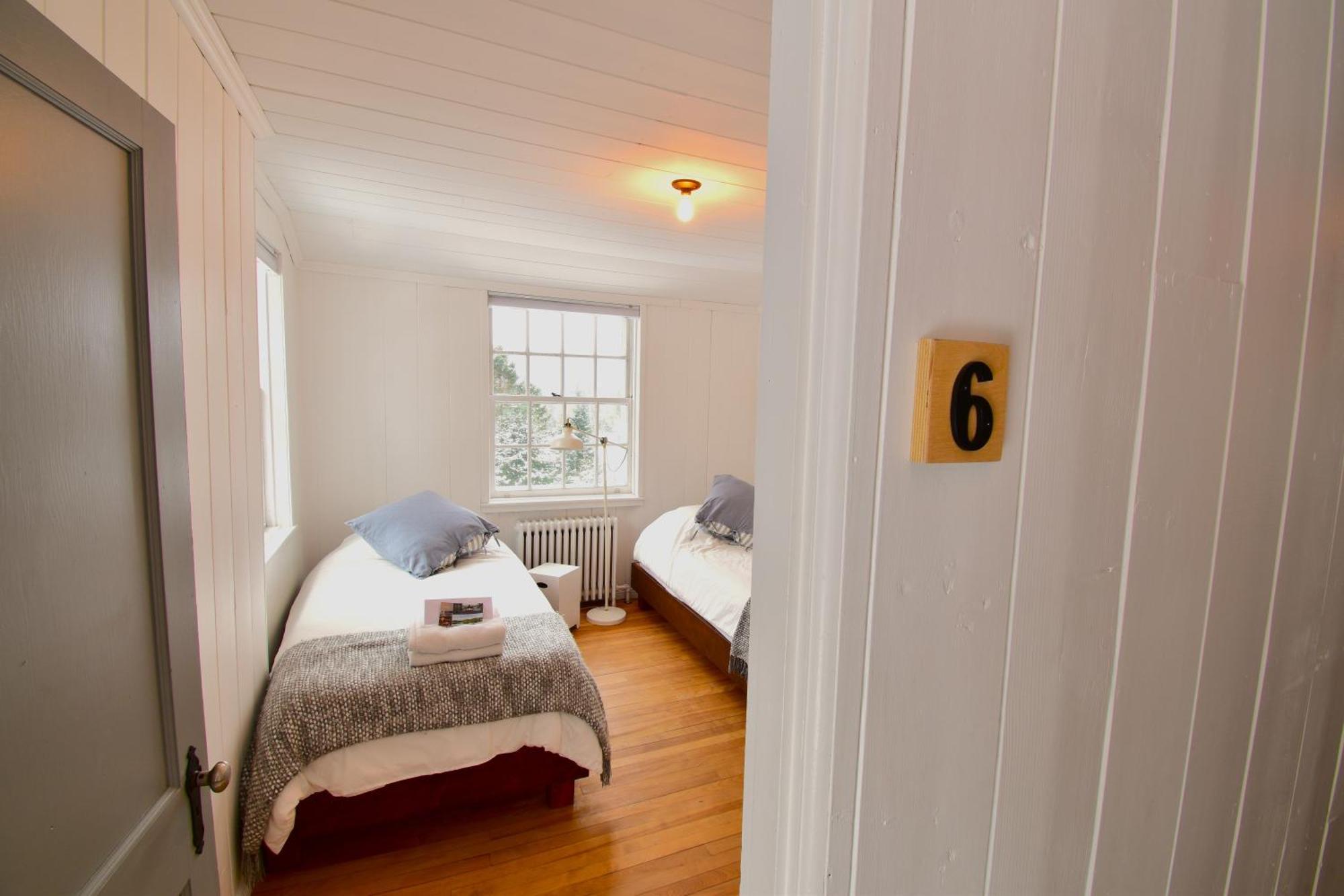 Le Partage Lodge: Destination Plein Air Et Sociale Val-Morin ภายนอก รูปภาพ