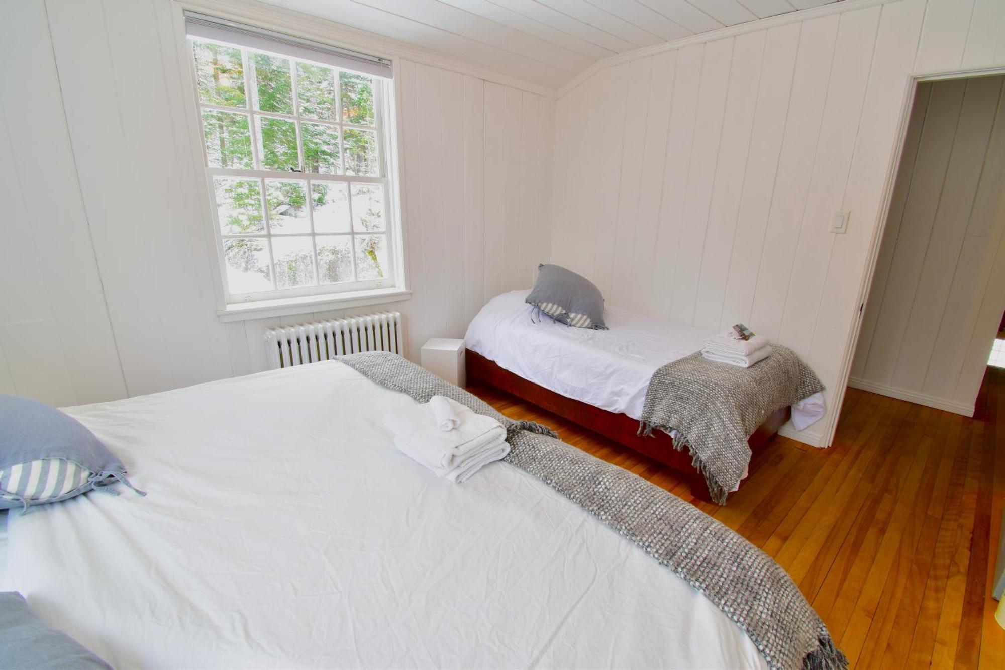 Le Partage Lodge: Destination Plein Air Et Sociale Val-Morin ภายนอก รูปภาพ