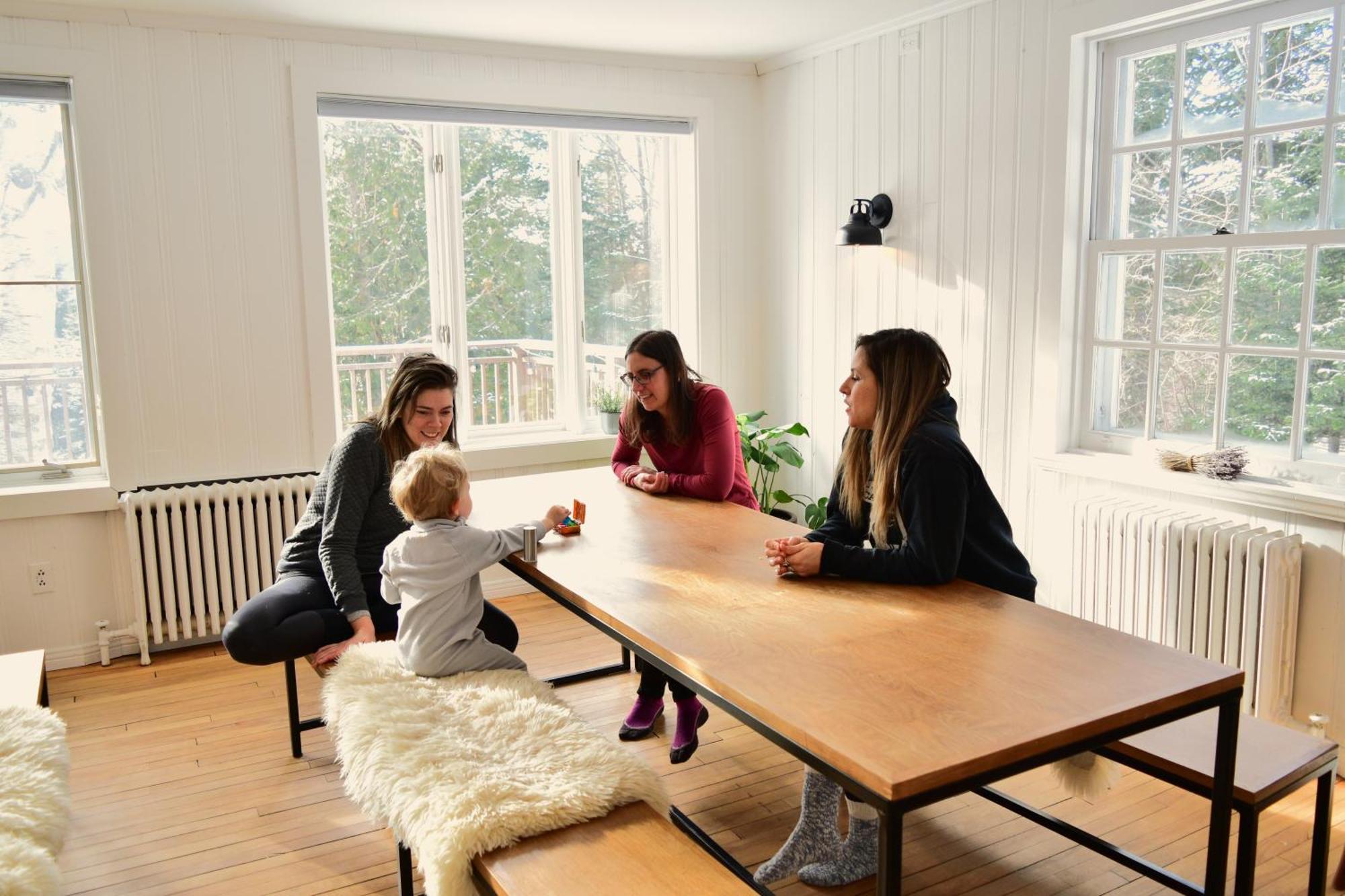 Le Partage Lodge: Destination Plein Air Et Sociale Val-Morin ภายนอก รูปภาพ